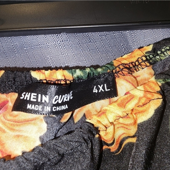 Shein sunflower romper 4x - Picture 4 of 4